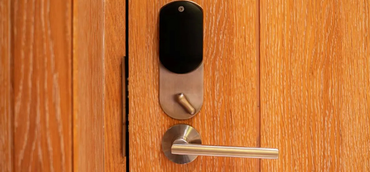 Automatic Locking Door Knob Reedley